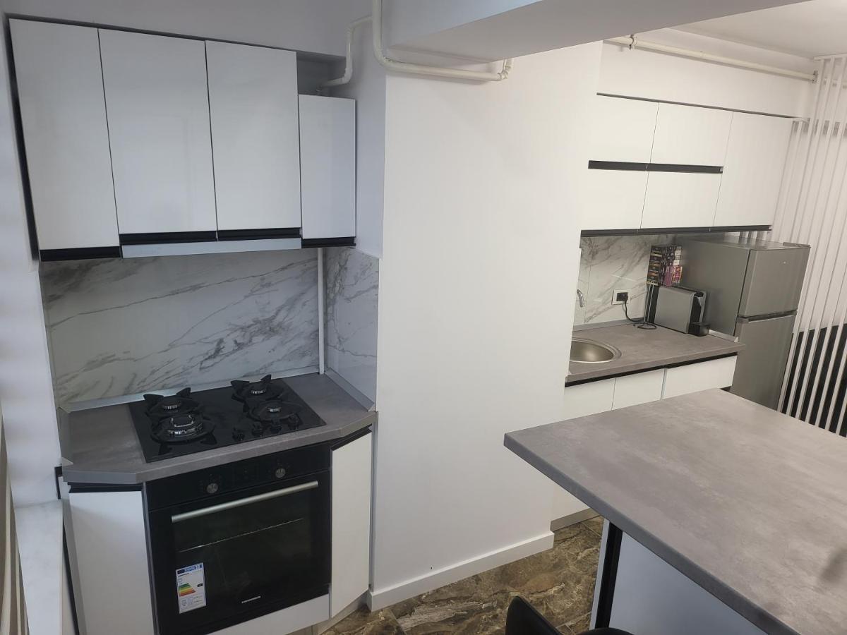 Apartament Bloc Nou - Self Check In - Free Parking Krajowa Zewnętrze zdjęcie